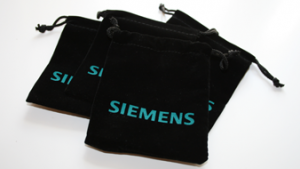 Siemens Münze in Samtbeutel